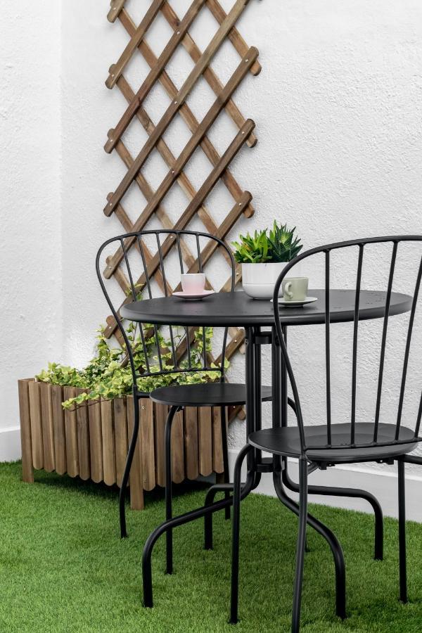 Cozy 2 Bedroom Apartment With Patio Madrid Exterior foto