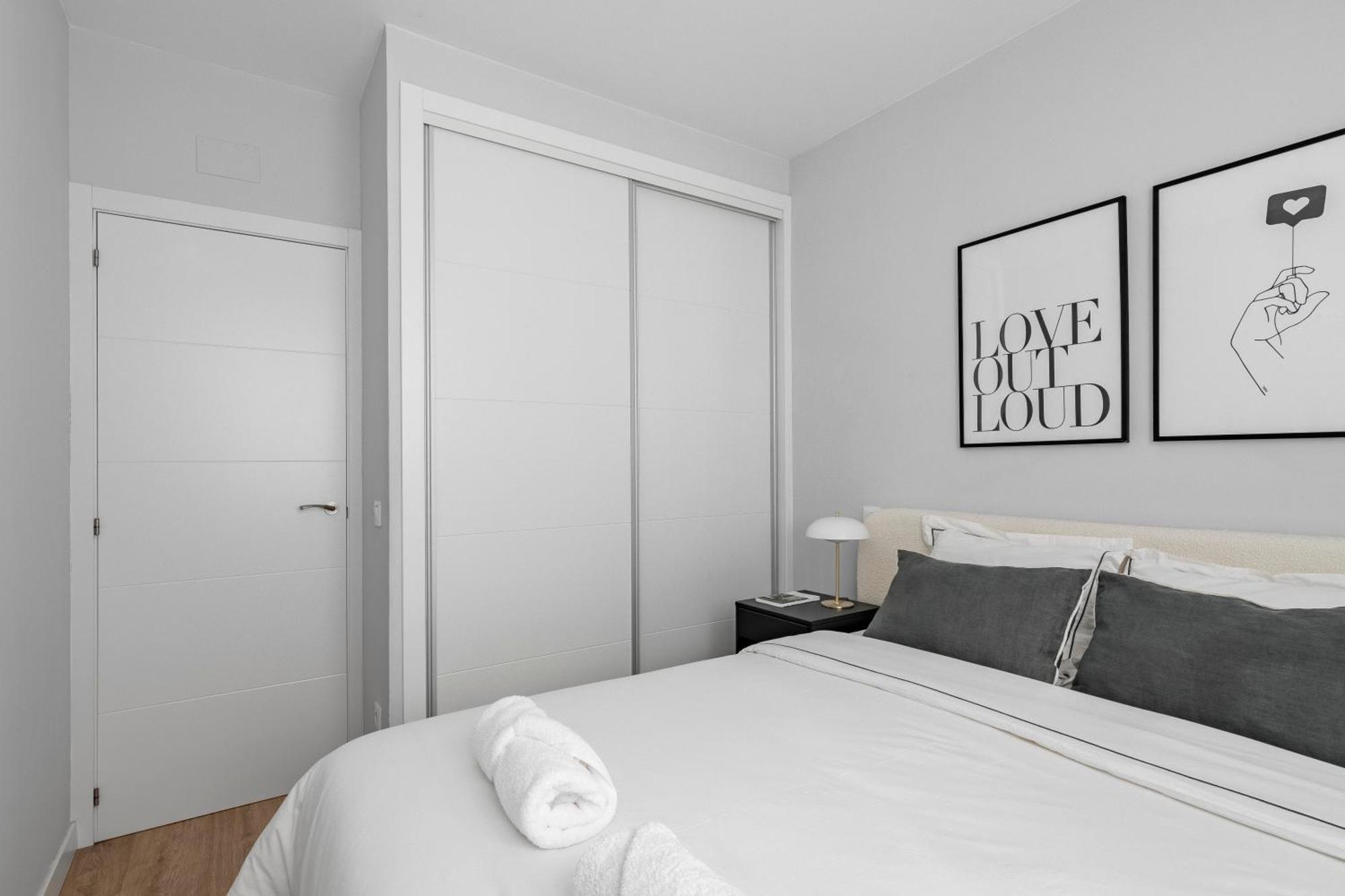 Cozy 2 Bedroom Apartment With Patio Madrid Exterior foto